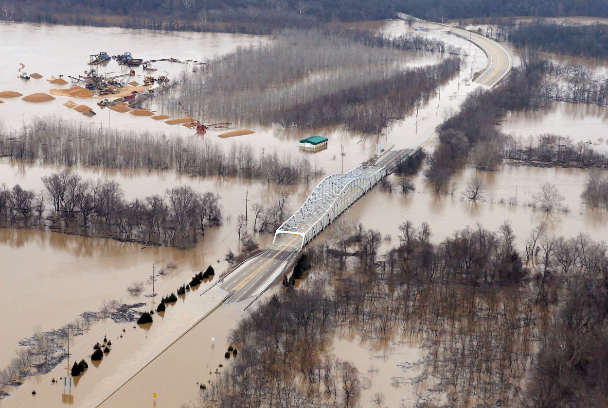 Historic flooding on the Meramec River, Tesson Ferry Road closed